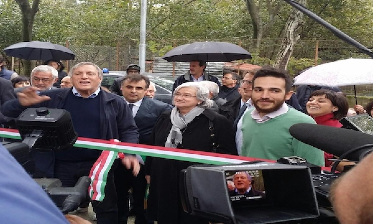 Apre il Maglificio 100Quindici Passi: &lsquo;Camorristi jativenne&rsquo;